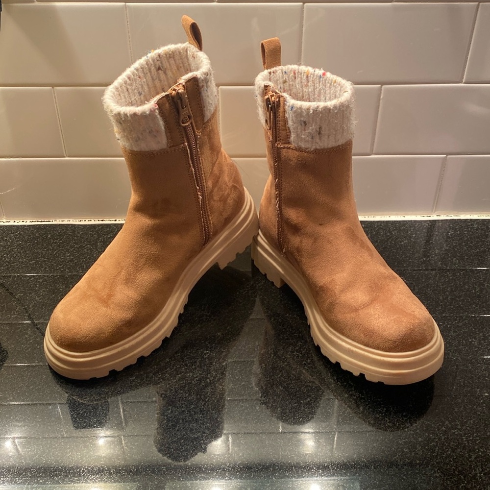 Art Class Zipper boots kids Size 1